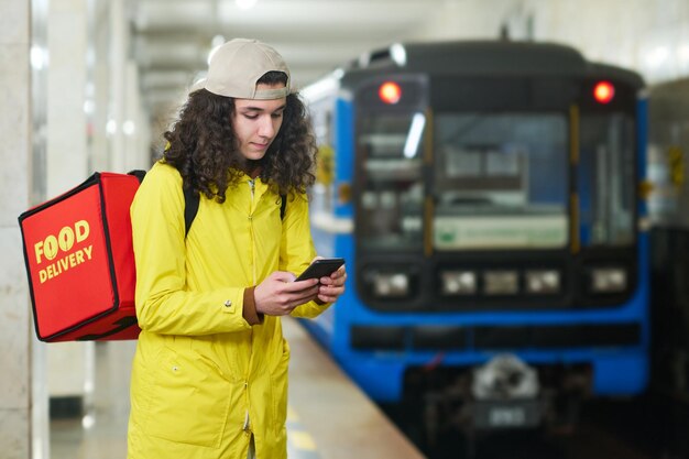Czym jest system transportowy i jak wpływa na nasze codzienne życie?
