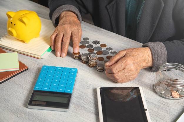 Jak obliczyć podatek dochodowy na ryczałcie?