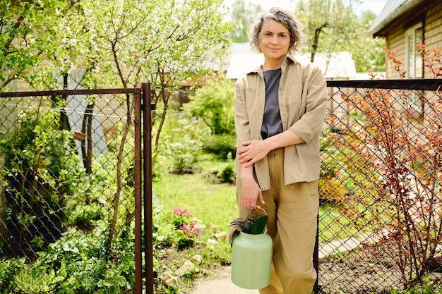 Jak stworzyć atrakcyjne otoczenie przy ogrodzeniu w swoim ogrodzie?