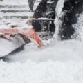 Odśnieżanie placów, dróg i parkingów – jak wygląda profesjonalna usługa